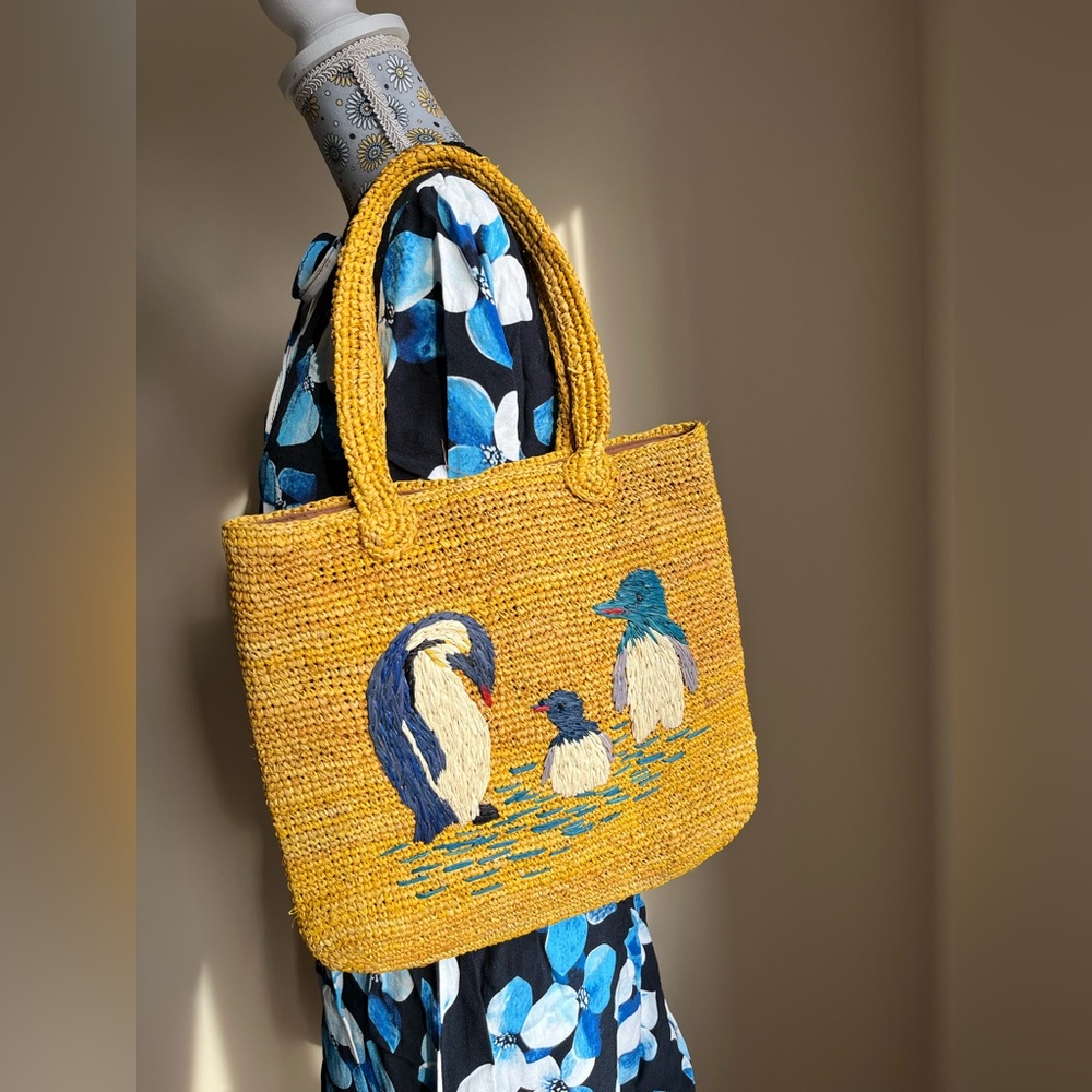 Handmade Raffia Crochet Shoulder Bag Penguin Embroidered Tote - Picture 11 of 11